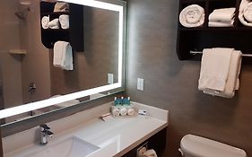 Holiday Inn Express & Suites Barrie